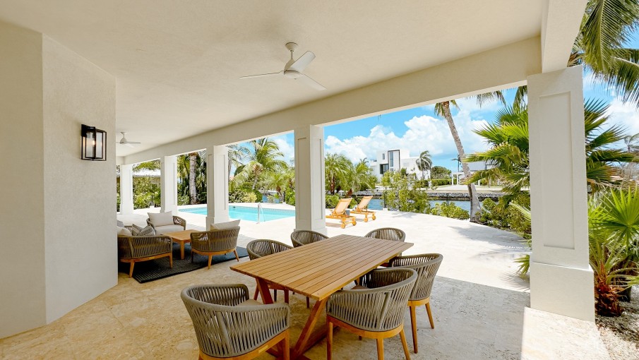 CRYSTAL HARBOUR LUXURY HOME - Image 38