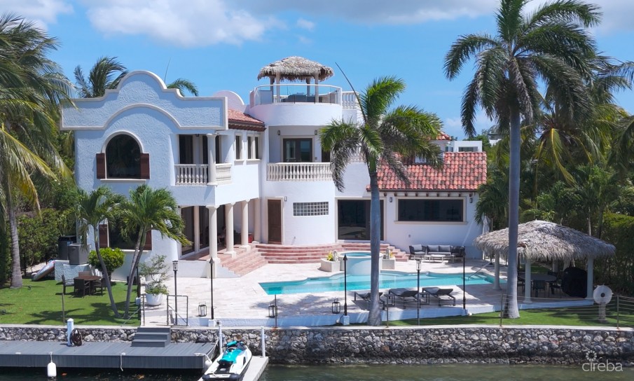 CRYSTAL HARBOUR - OCEAN FRONT HOME - Image 1
