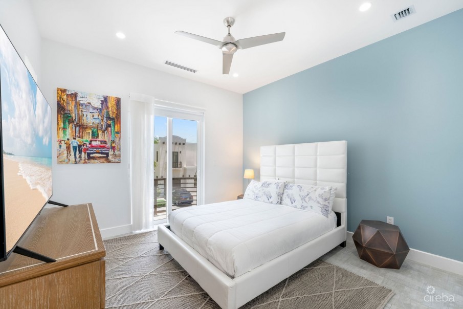 CYPRESS POINTE NORTH 303, CRYSTAL HARBOUR VILLA - Image 8