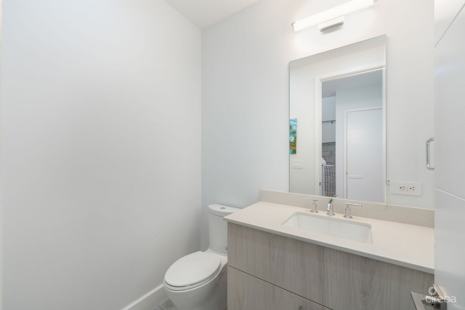 CYPRESS POINTE NORTH 303, CRYSTAL HARBOUR VILLA - Image 5