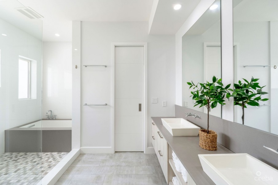 CYPRESS POINTE NORTH 303, CRYSTAL HARBOUR VILLA - Image 7