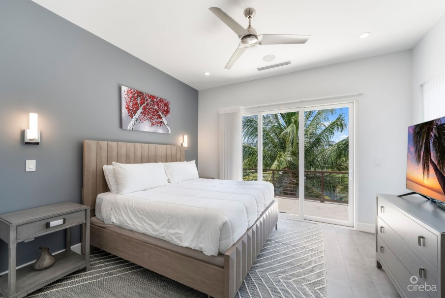CYPRESS POINTE NORTH 303, CRYSTAL HARBOUR VILLA - Image 6