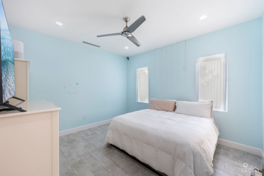 CYPRESS POINTE NORTH 303, CRYSTAL HARBOUR VILLA - Image 10