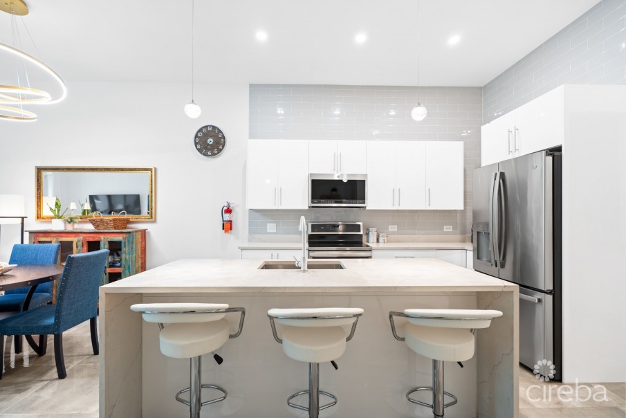 ELEVEN PARC TOWNHOME – PRIME LOCATION IN SEVEN MILE BEACH CORRIDOR - Image 4