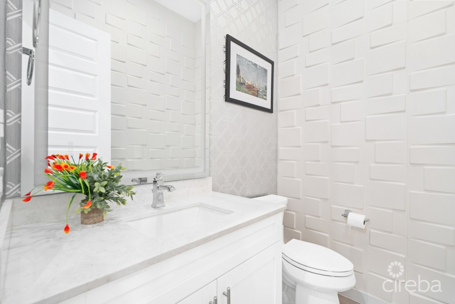 ELEVEN PARC TOWNHOME – PRIME LOCATION IN SEVEN MILE BEACH CORRIDOR - Image 6