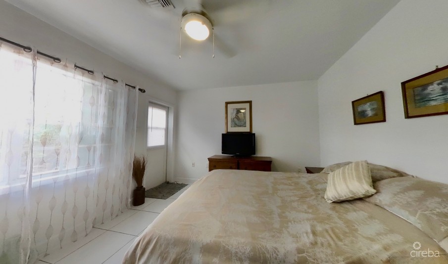 NORTH SIDE - FULER COURT, UNIT # 2 - STEPS AWAY FROM THE BEACH - Image 8