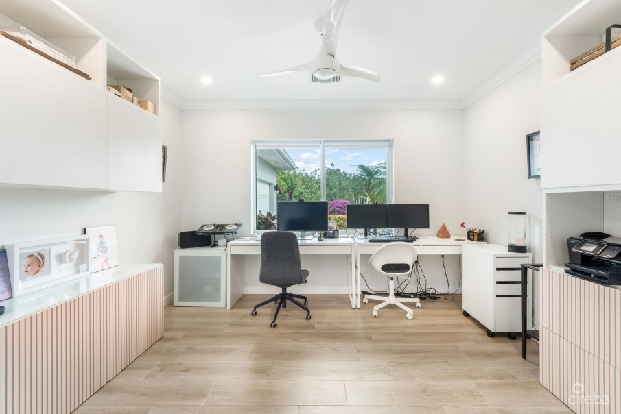FULLY RENOVATED LOVEDALE FAMILY HOME IN SAVANNAH - Image 15