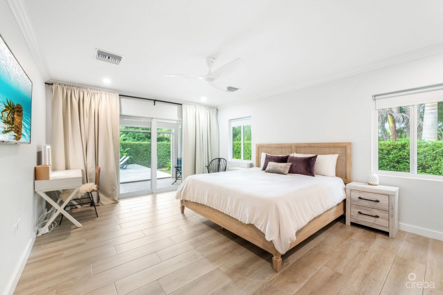 FULLY RENOVATED LOVEDALE FAMILY HOME IN SAVANNAH - Image 10
