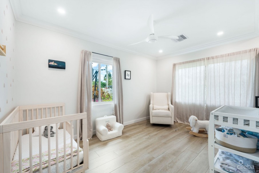 FULLY RENOVATED LOVEDALE FAMILY HOME IN SAVANNAH - Image 7