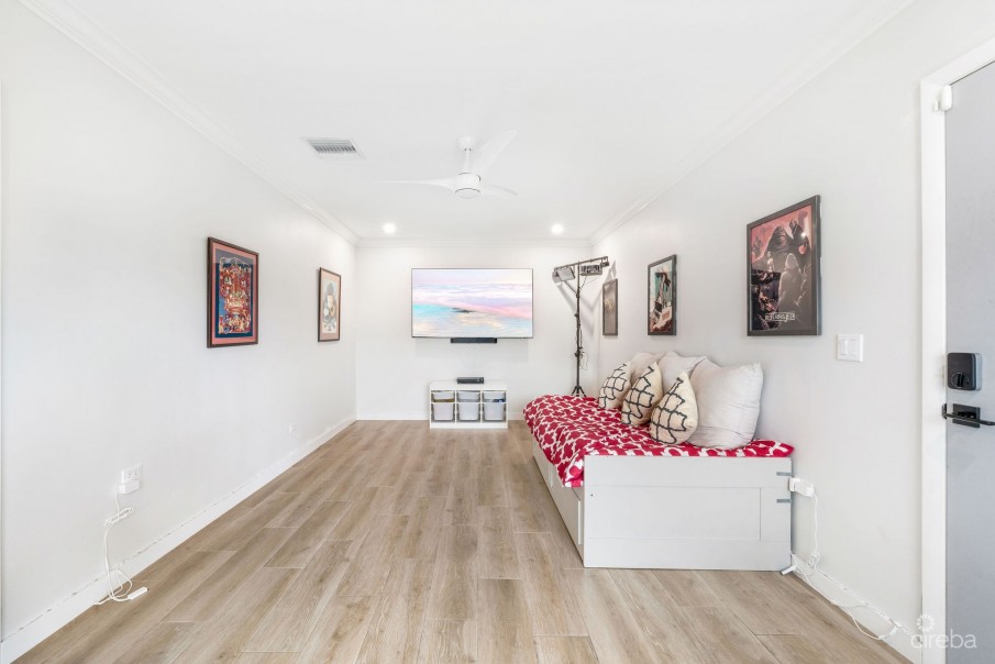 FULLY RENOVATED LOVEDALE FAMILY HOME IN SAVANNAH - Image 13