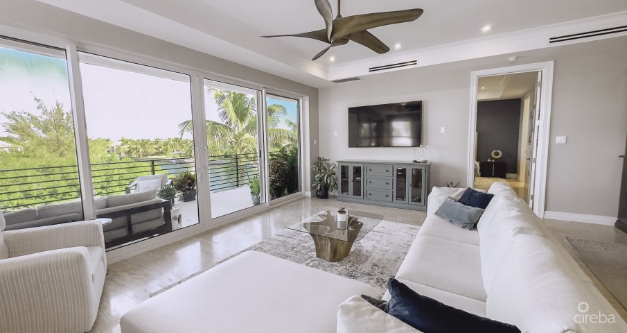 GOVERNORS HARBOUR- THE DRAKE PENTHOUSE - Image 6