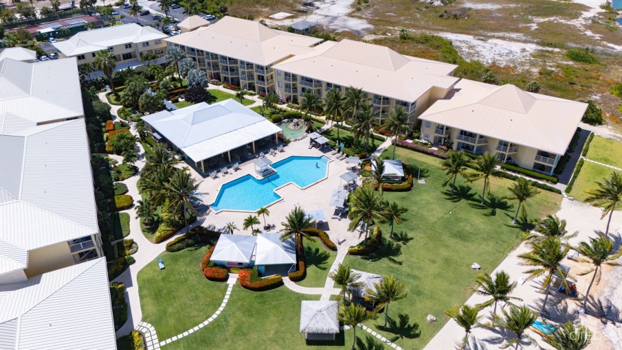 GRAND CAYMANIAN PENTHOUSE - CRYSTAL HARBOUR - Image 1