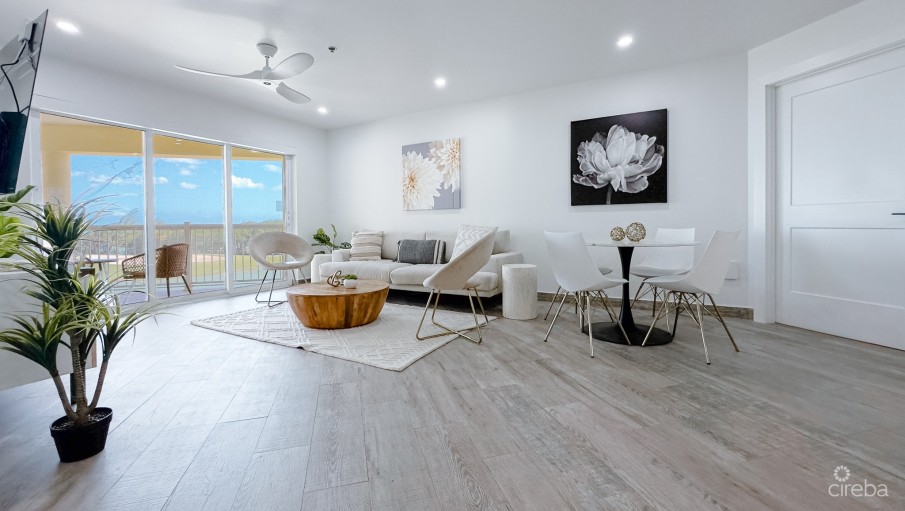 GRAND CAYMANIAN PENTHOUSE - CRYSTAL HARBOUR - Image 6