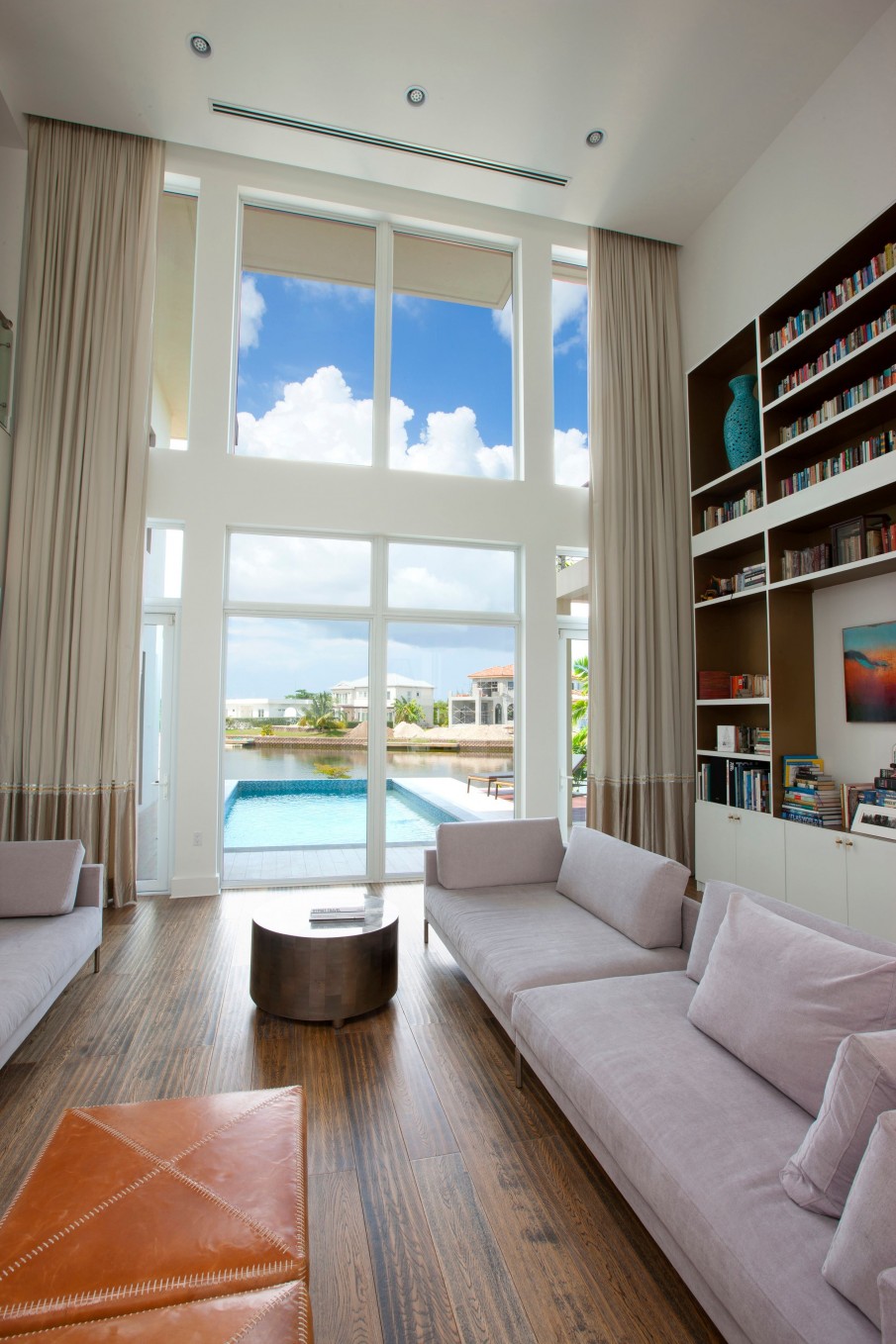 GRAND HARBOUR MODERN HOME - Image 7