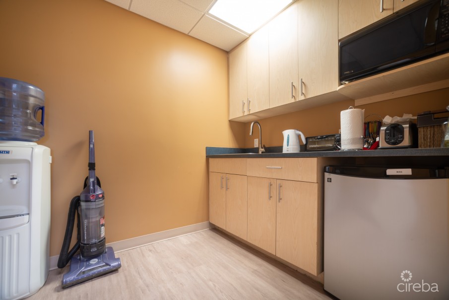CORPORATE PLAZA - 2 COMMERCIAL UNITS FOR OFFICE SPACE - Image 5