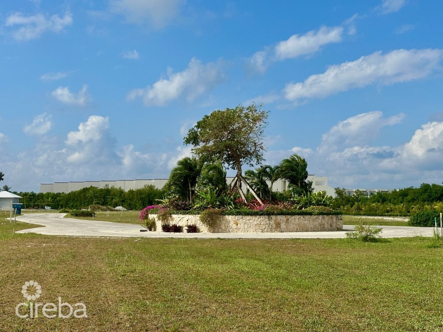 HARBOUR REACH CANAL FRONT - Image 7