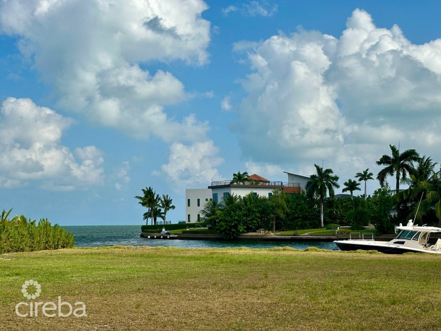 HARBOUR REACH CANAL FRONT - Image 8