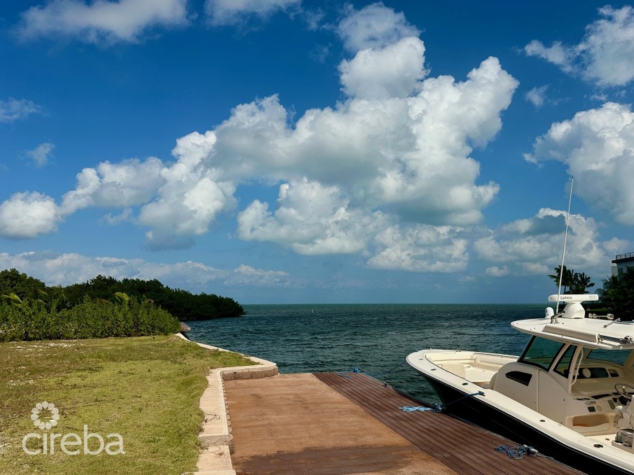 HARBOUR REACH CANAL FRONT - Image 5
