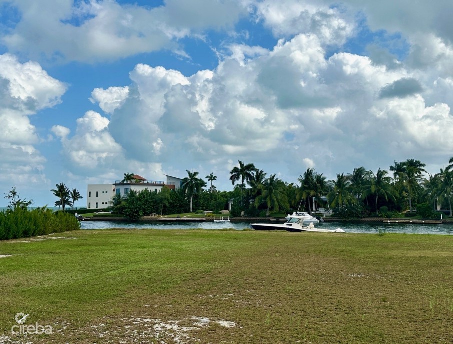 HARBOUR REACH CANAL FRONT - Image 3