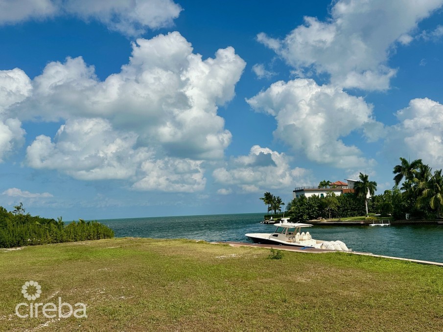 HARBOUR REACH CANAL FRONT - Image 4