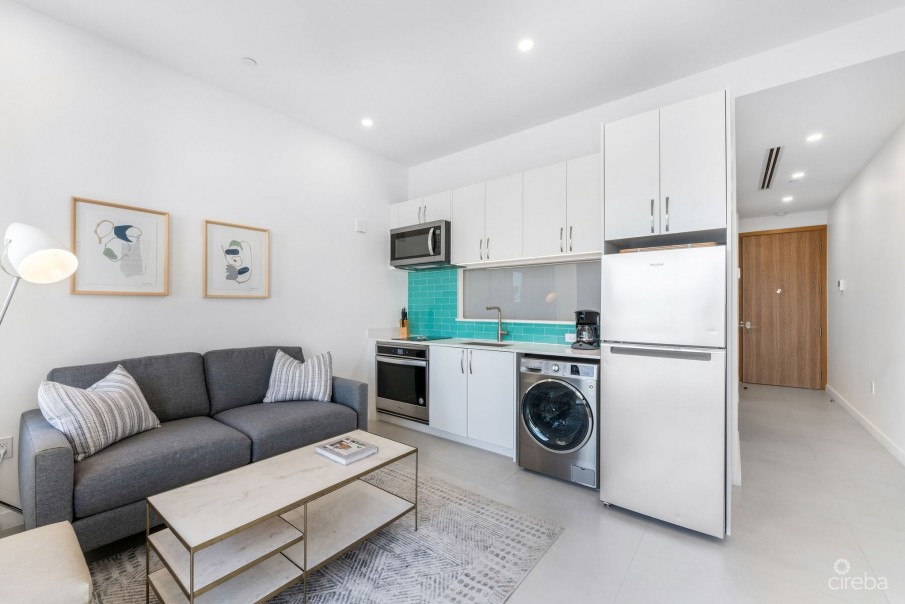 HARBOUR WALK RESIDENCES | CHIC 1-BED - Image 3