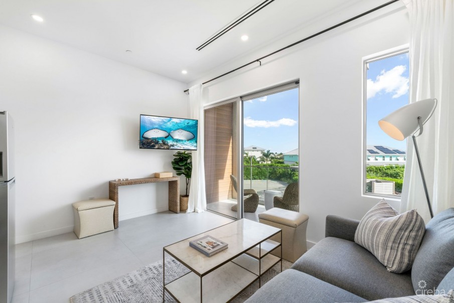 HARBOUR WALK RESIDENCES | CHIC 1-BED - Image 2
