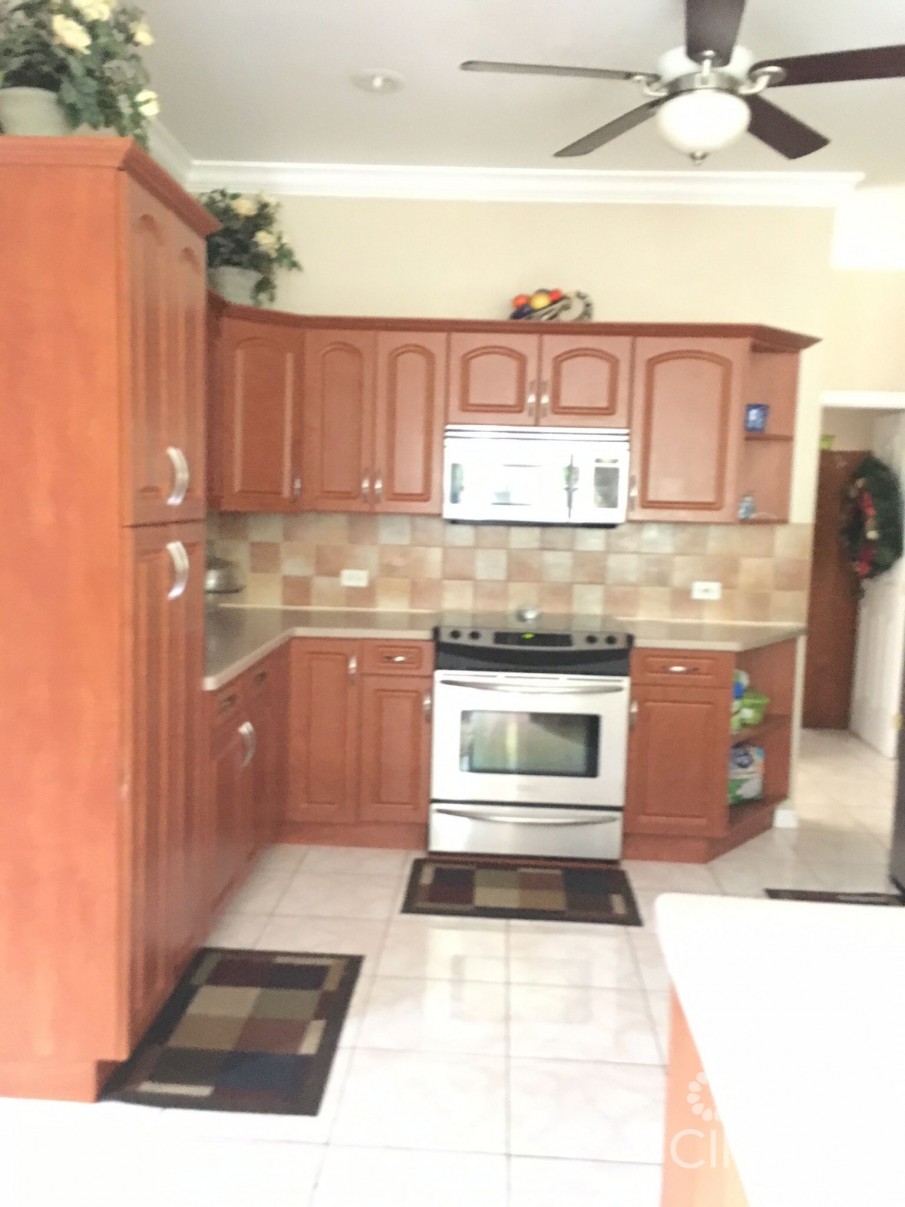 HARVEST AVENUE HOME - Image 17