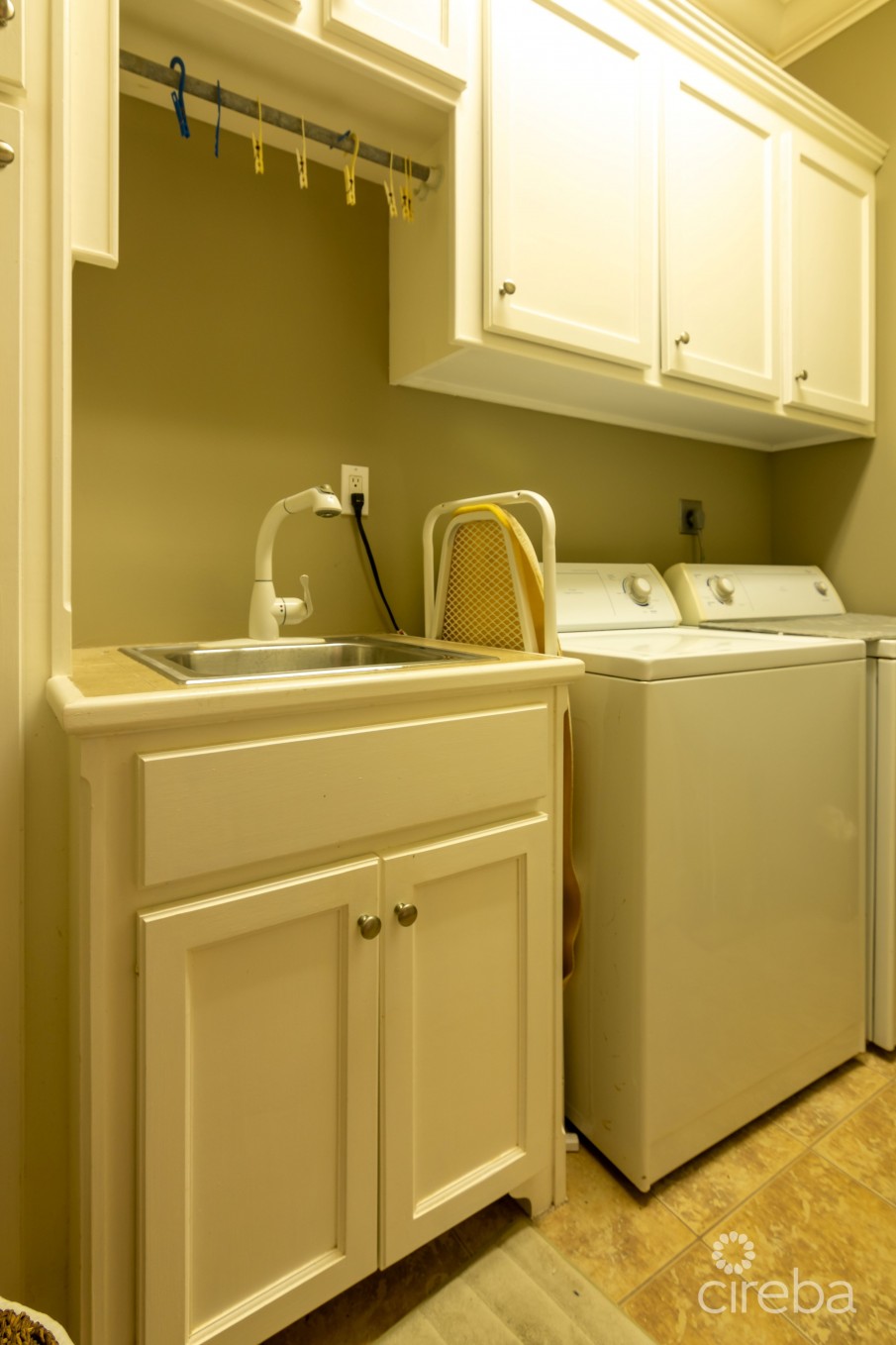 IRISH COTTAGE - Image 22