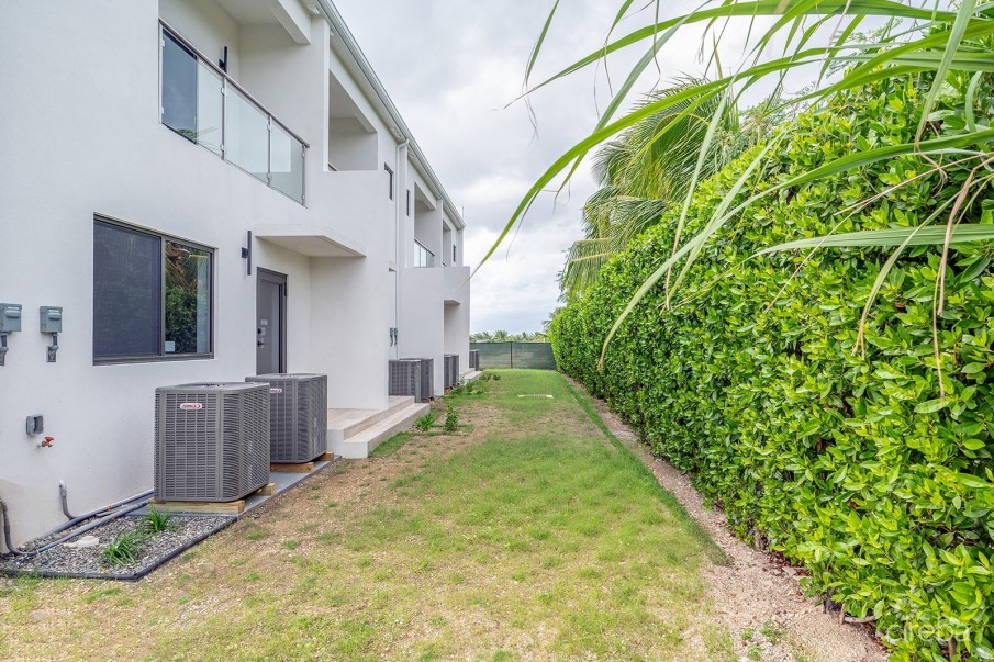 LAVANIA COURT - GATED - LARGE 2 BED 2 BATH TOWNHOMES - Image 7
