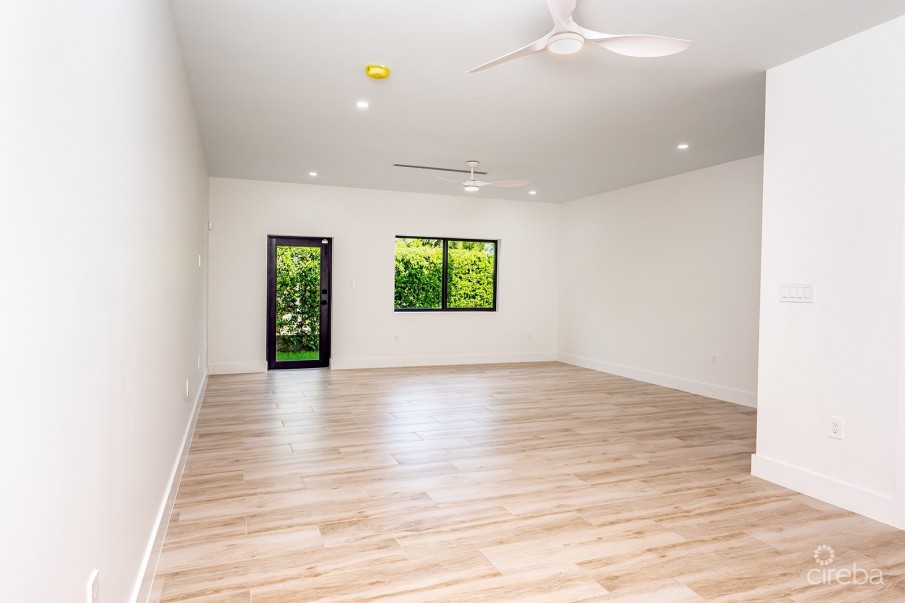 LAVANIA COURT - GATED - LARGE 2 BED 2 BATH TOWNHOMES - Image 4