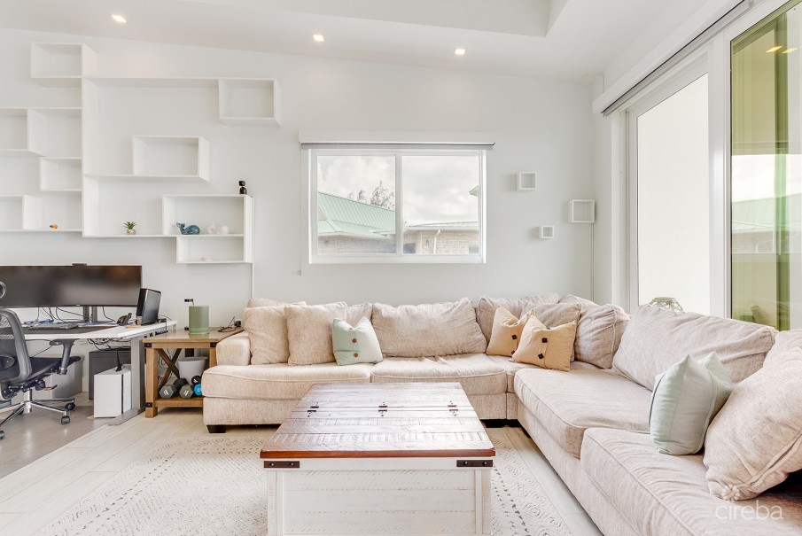 LIGHTHOUSE POINT RESIDENCES PENTHOUSE CORNER UNIT 301 - Image 1