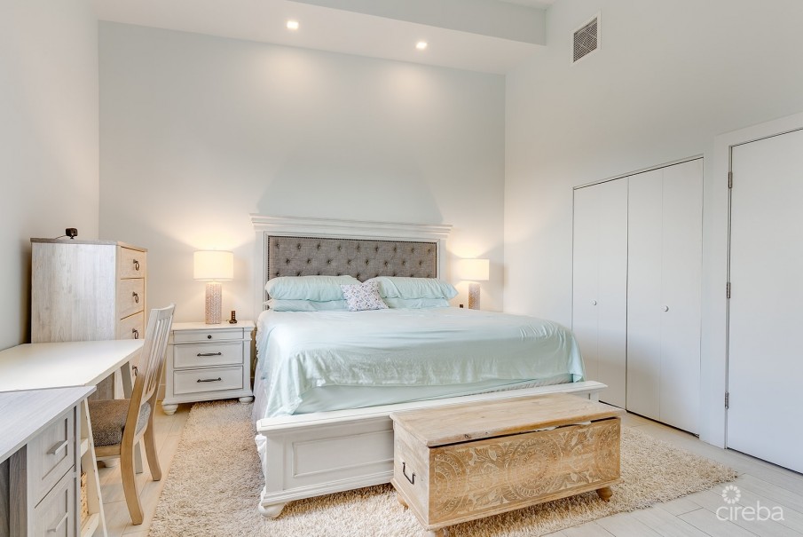 LIGHTHOUSE POINT RESIDENCES PENTHOUSE CORNER UNIT 301 - Image 7