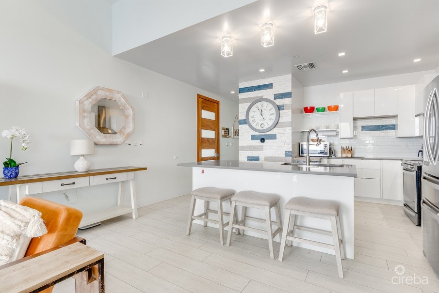 LIGHTHOUSE POINT RESIDENCES PENTHOUSE CORNER UNIT 301 - Image 3