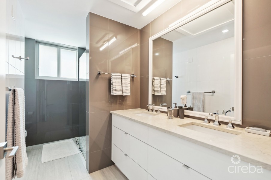 LIGHTHOUSE POINT RESIDENCES - UNIT 101 - Image 16