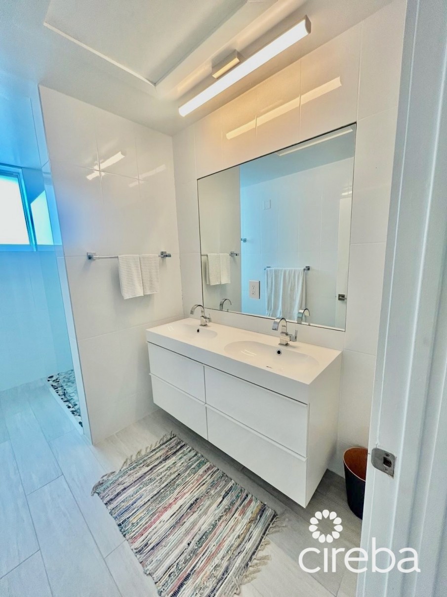 LIGHTHOUSE POINT RESIDENCES  - UNIT 201 - Image 8