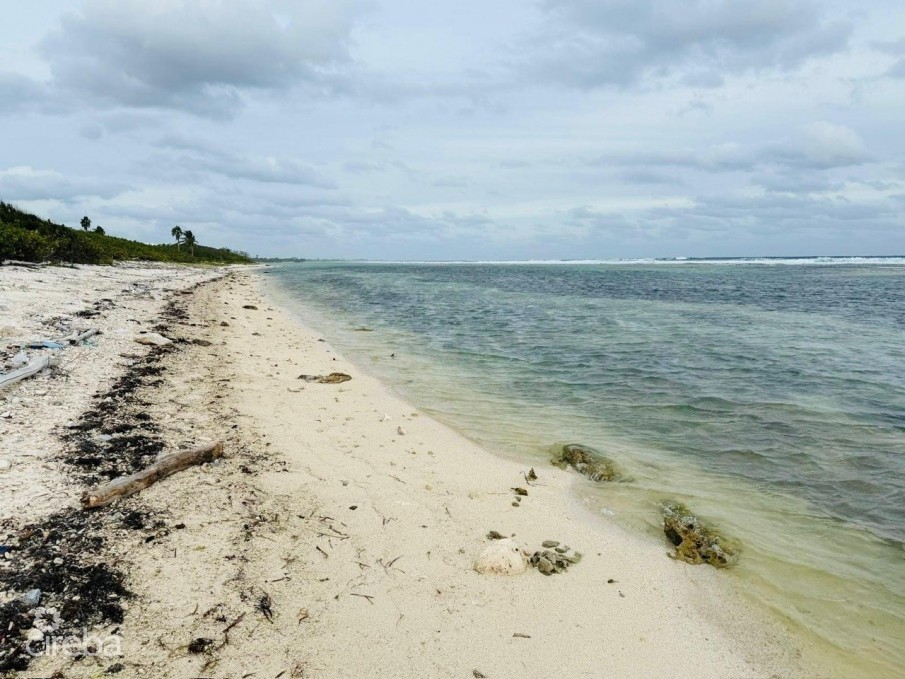 LITTLE CAYMAN 0.52 ACRES, BEACH FRONT - Image 1