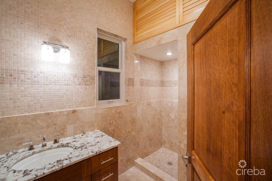 LITTLE CAYMAN BEACHFRONT HOME WITH 2 LOTS AND POOL - Image 8
