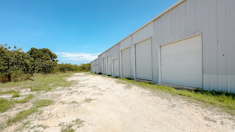 LITTLE CAYMAN WAREHOUSE (20 UNITS) AND LAND SUB-DIVISION  13 LOTS - Image 3