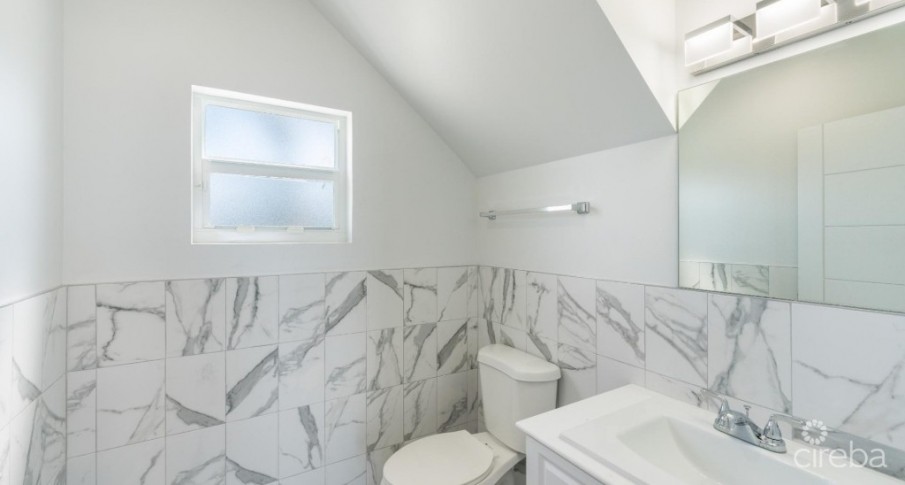 LONG POINTE VIEW VILLAS - Image 13