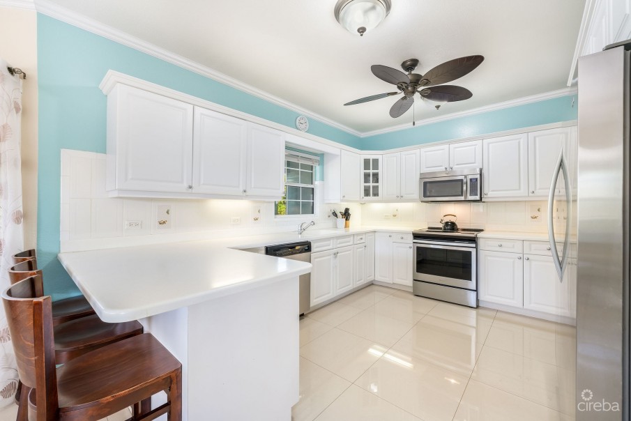 LONGFELLOW CIRCLE 18, BREAKERS FAMILY HOME - Image 8