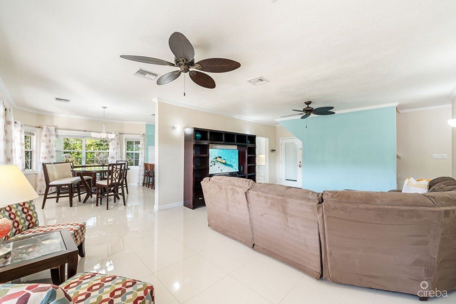 LONGFELLOW CIRCLE 18, BREAKERS FAMILY HOME - Image 5