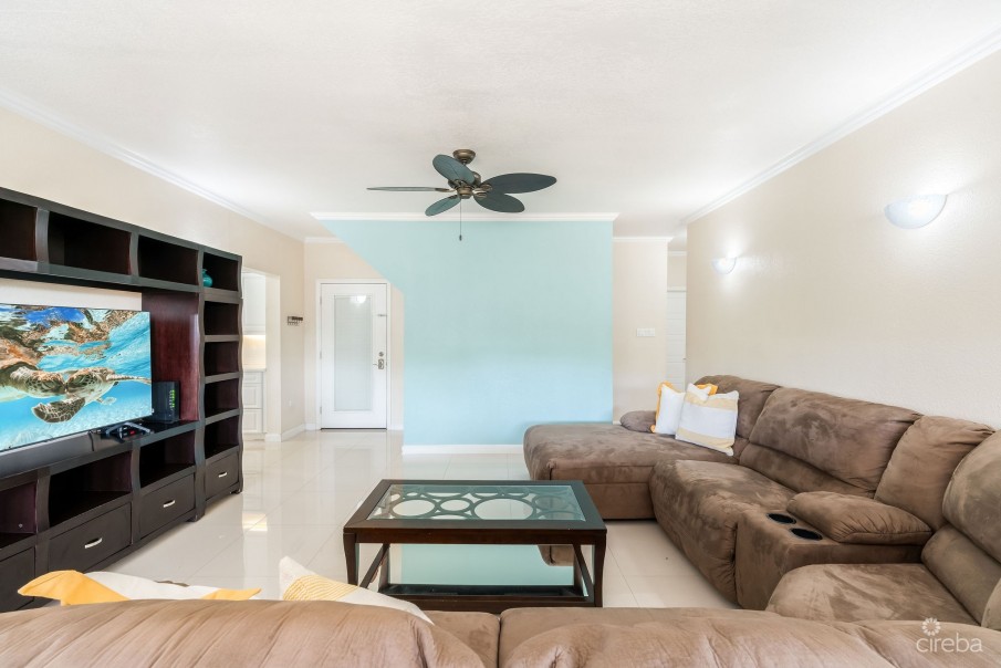 LONGFELLOW CIRCLE 18, BREAKERS FAMILY HOME - Image 4