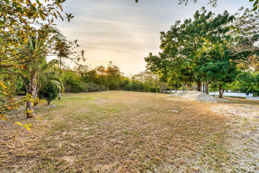 LONGFELLOW CIRCLE 18, BREAKERS FAMILY HOME - Image 38