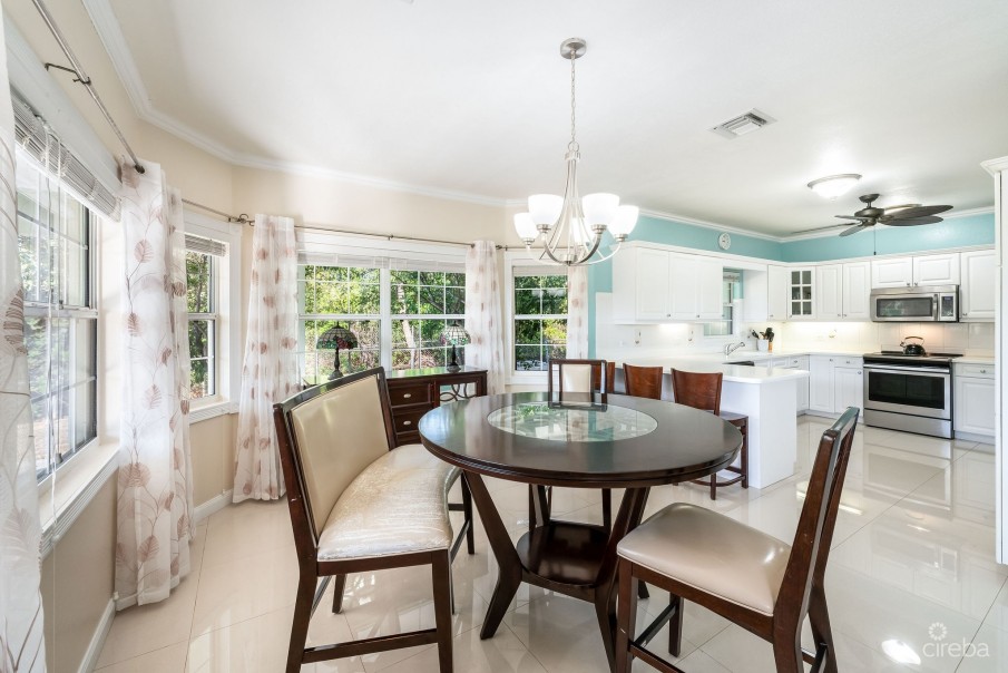 LONGFELLOW CIRCLE 18, BREAKERS FAMILY HOME - Image 6