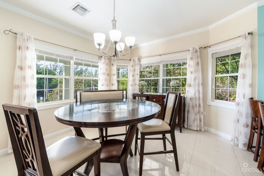 LONGFELLOW CIRCLE 18, BREAKERS FAMILY HOME - Image 7