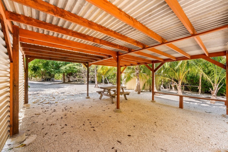 LONGFELLOW CIRCLE 18, BREAKERS FAMILY HOME - Image 35