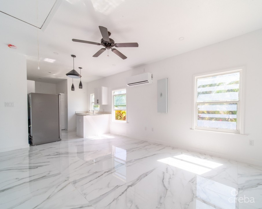 LOVELY  FAMILY HOME - LOOKOUT GARDENS - Image 3
