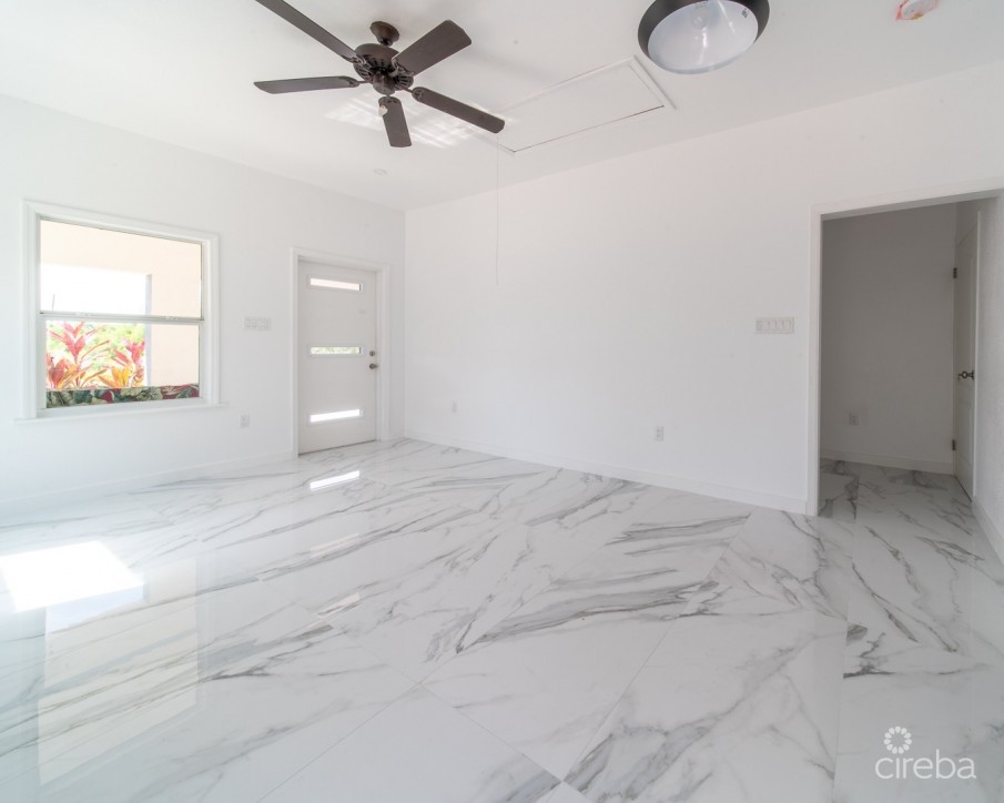 LOVELY  FAMILY HOME - LOOKOUT GARDENS - Image 2