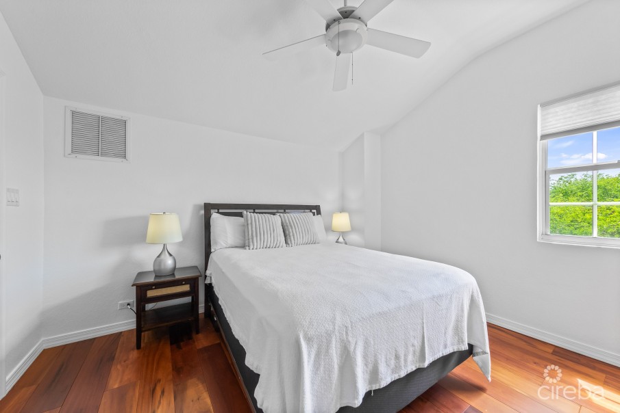MAHOGANY LANE 5, WEST BAY APARTMENT - Image 7