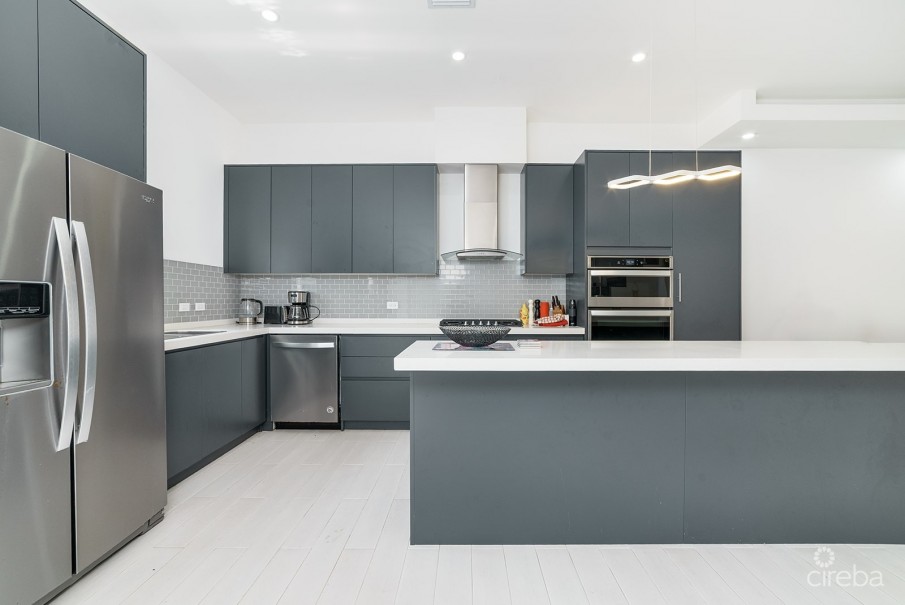 MANTRAS 2 BEDROOM TOWNHOME SOUTH SOUND - Image 4